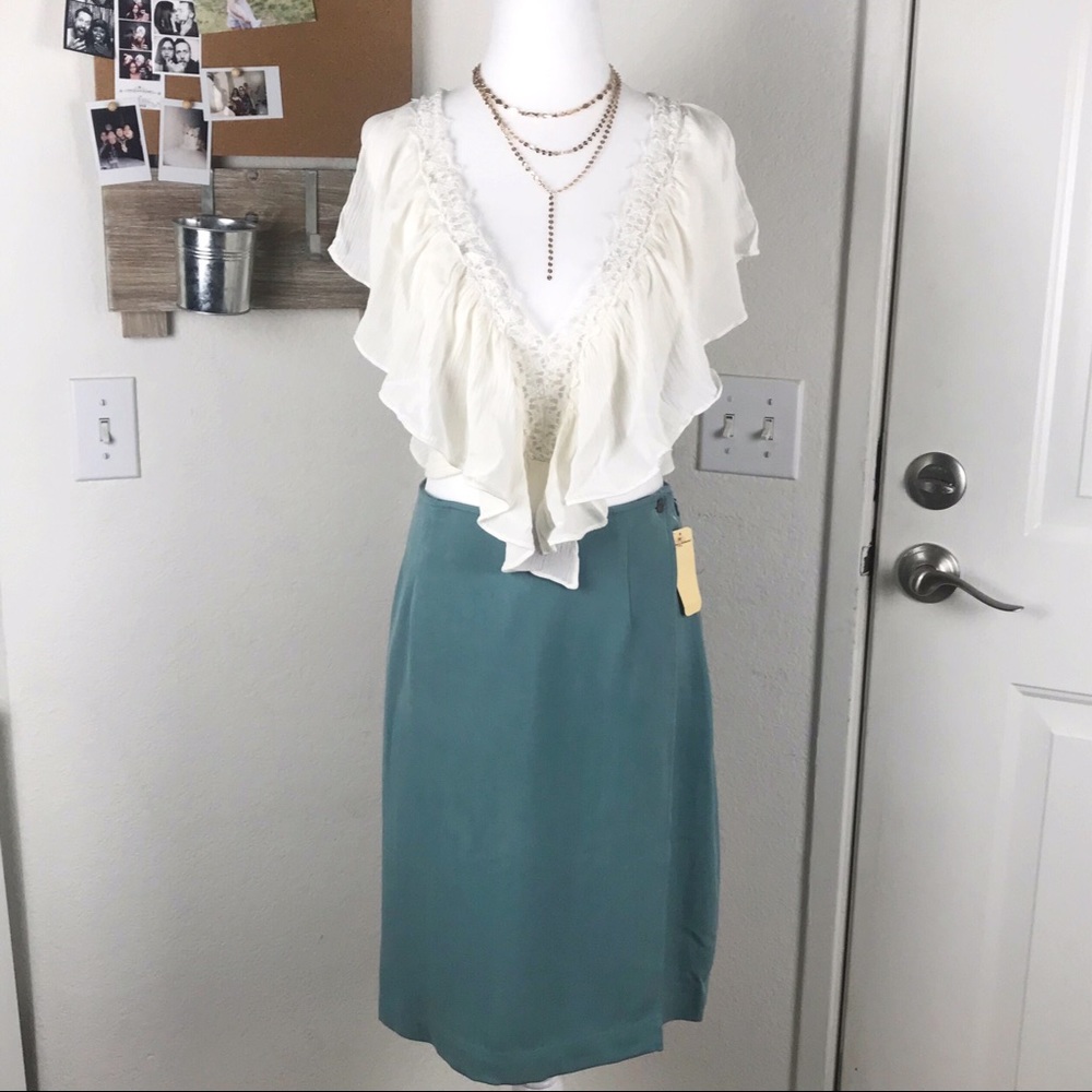 Tommy Bahama NWT 100% Silk Skirt Size 12